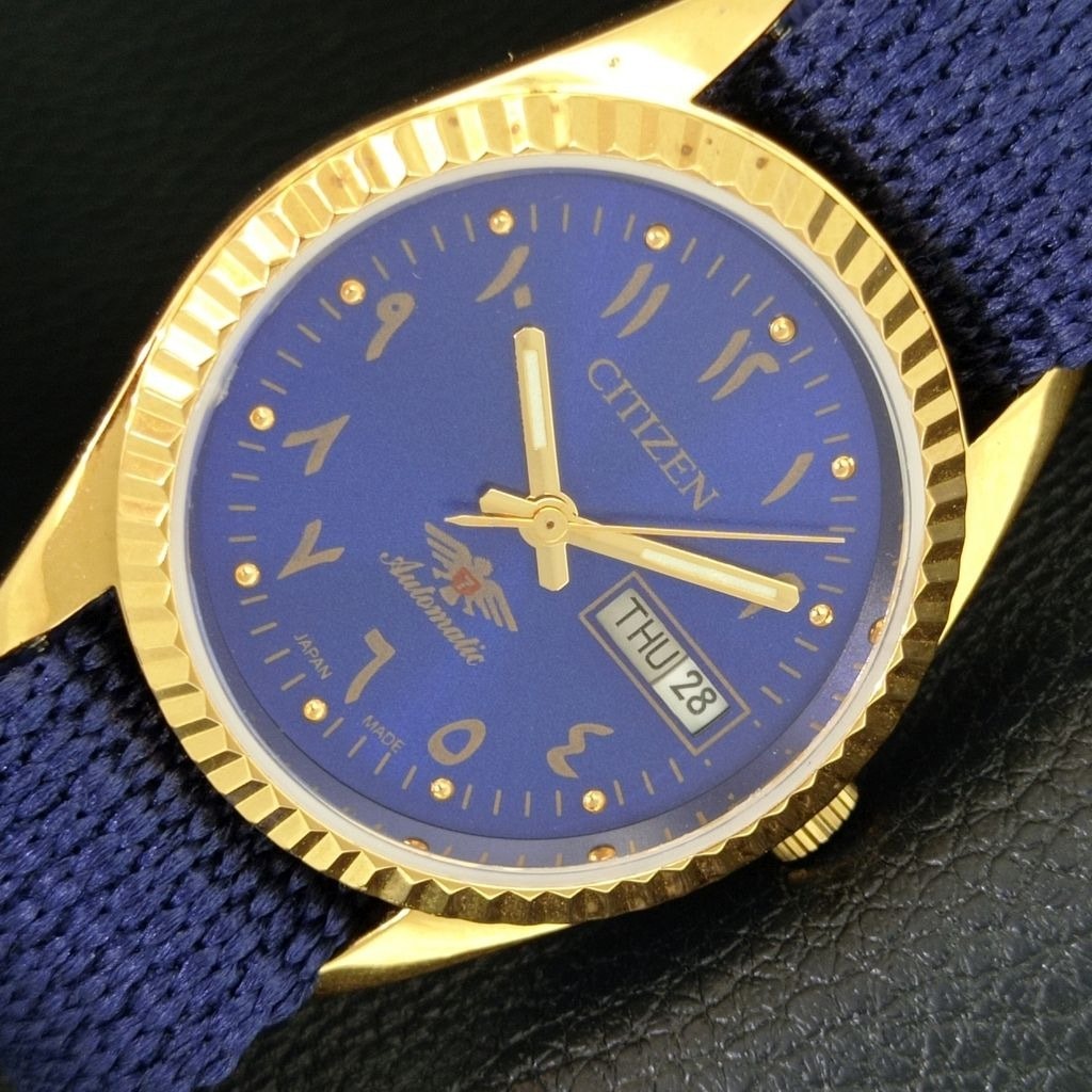 Vintage 1983 Citizen Automatic Mens Gold Watch WDaydate  Blue Accents